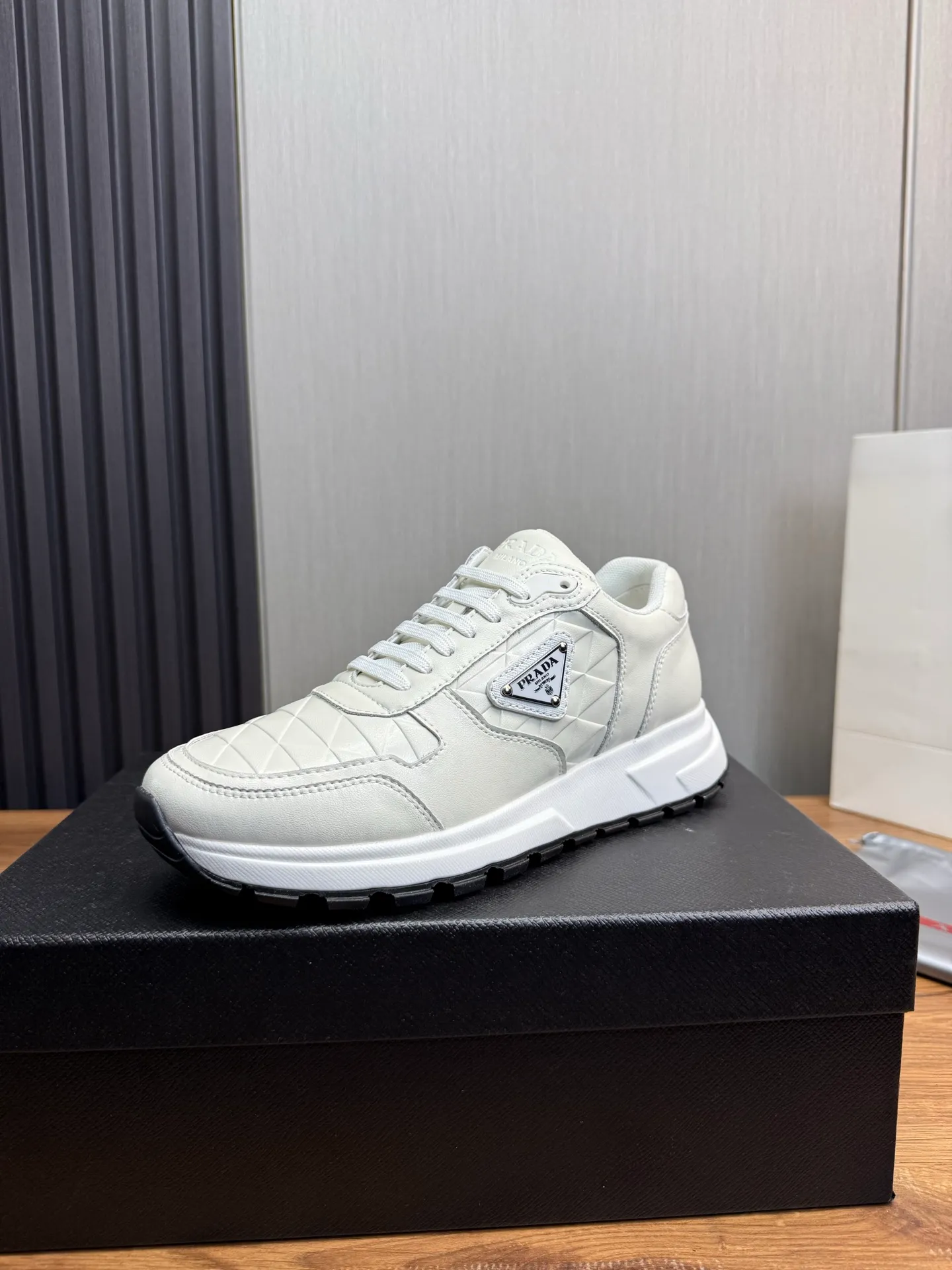 Men's shoes 520💰 [PRADA] Men's shoes are popular in the counter, official website is synchronized, high-quality shipments ✔️Original cowhide splicing + cowhide lining, 1🆚1 replica, original original sole, 38-45 (45 customized, non-refundable)